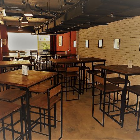 בנגקוק Henry'S Hotel & Gastropub מראה חיצוני תמונה